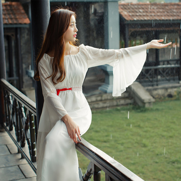 Καλοκαιρινό φόρεμα με δαντέλα και φαρδύ μανίκι