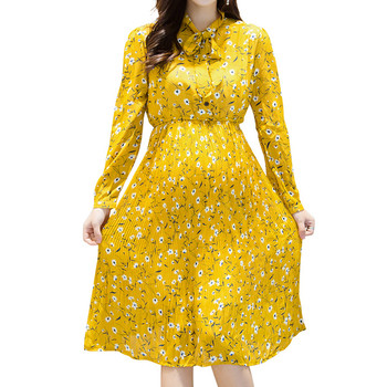 Нежна дамска рокля за бременни в жълт цвят с флорални мотиви 