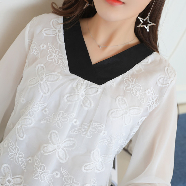 Κομψό γυναικείο φόρεμα για έγκυες γυναίκες με κορδέλα και δαντέλα