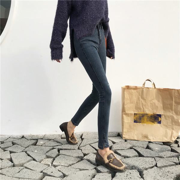 Γυναικεία τζιν  λεπτό μοντέλο με  ψηλή μέση