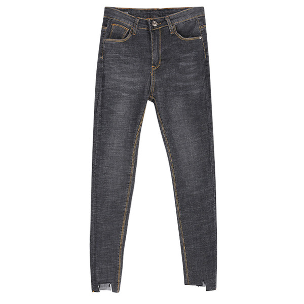 Μοντέρνο μοντέλο γυναικεία  τζιν 