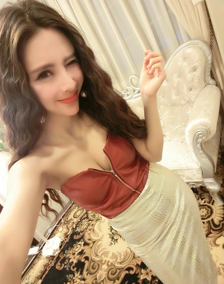 Κομψό γυναικείο σύνολο  - μπουστάκι και φούστα σε δύο χρώματα