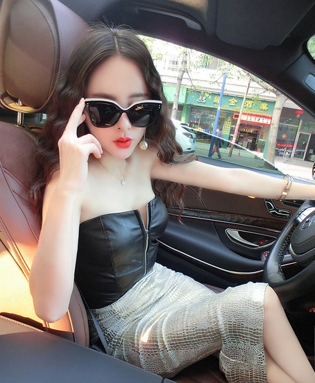 Κομψό γυναικείο σύνολο  - μπουστάκι και φούστα σε δύο χρώματα