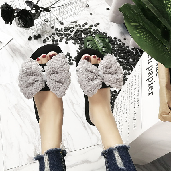 Γυναικείες παντόφλες με κορδέλα δαντέλας σε διάφορα χρώματα με επίπεδη σόλα