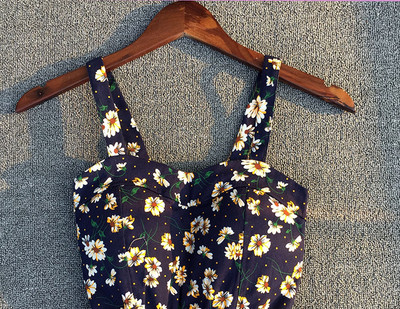 Rochie casual dama - diferite modele, cu bretele subtiri, potrivita pentru uzul de zi cu zi