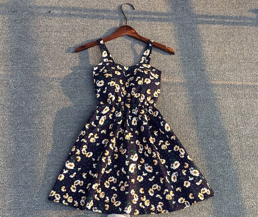 Γυναικείο καθημερινό  φόρεμα - Διάφορα μοντέλα με λεπτούς ιμάντες, κατάλληλα για τη καθημερινή ζωή