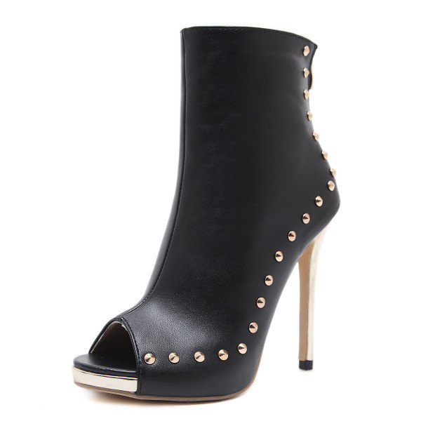 Sandale de dama interesante din piele ecologica cu nit decorativ de culoare neagra