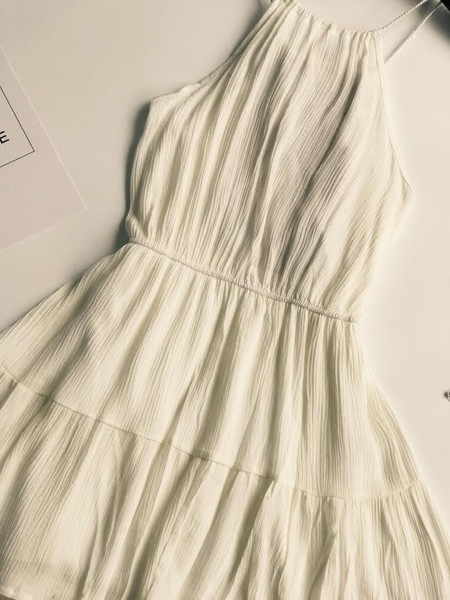 Casual γυναικείο φόρεμα με κεντήματα σε λευκό, μαύρο και κόκκινο χρώμα