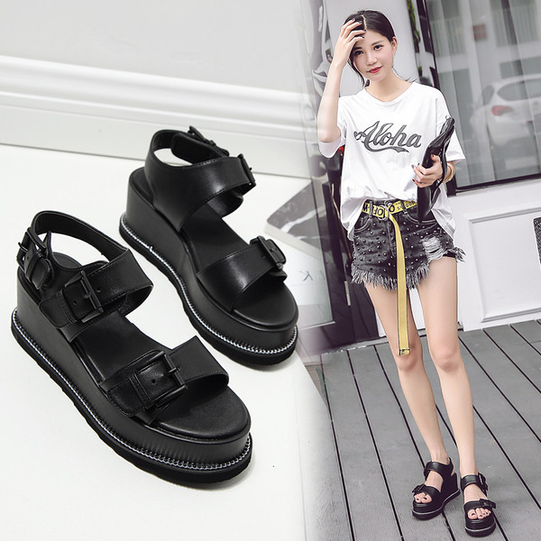 Sandale casual dama cu talpa inalta si plata in alb si negru