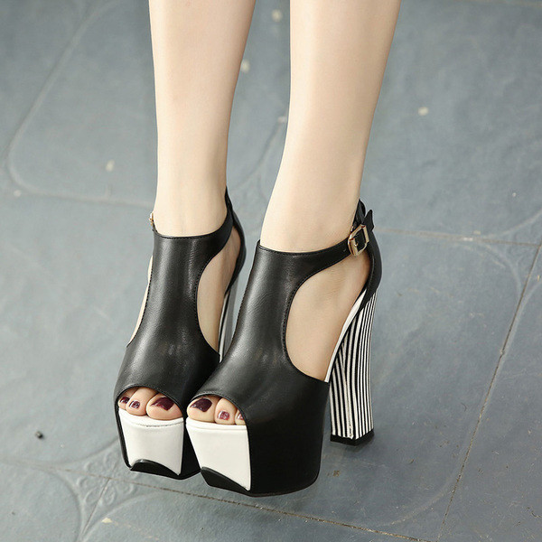 Sandale de dama moderne din piele ecologica cu platforma inalta si toc cu dungi in alb si negru