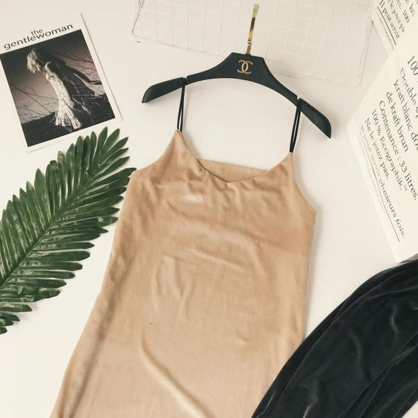 Κομψό γυναικέιο φόρεμα με λεπτές λωρίδες σε μαύρο, γκρι και ροζ χρώμα