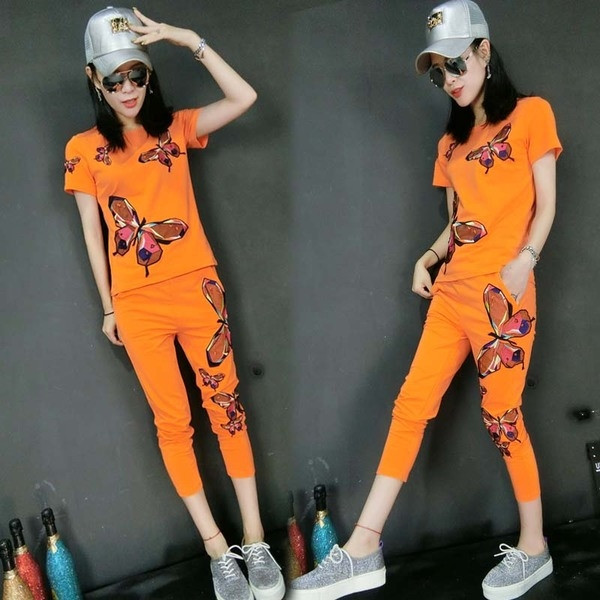 Γυναικείο αθλητικό σετ από δύο τεμάχια  με εφαρμογή πεταλούδας σε πολλά χρώματα