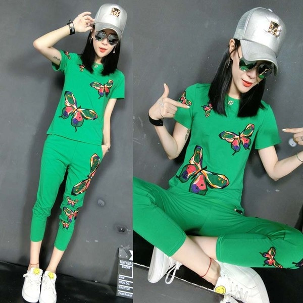 Γυναικείο αθλητικό σετ από δύο τεμάχια  με εφαρμογή πεταλούδας σε πολλά χρώματα