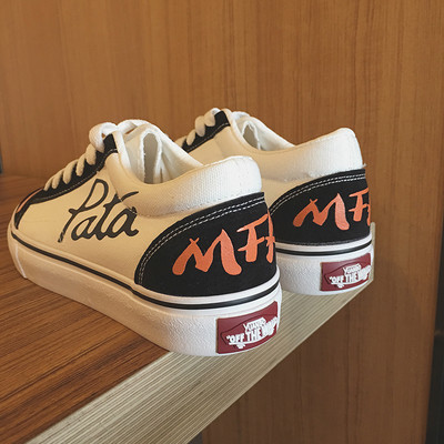 Adidasi eleganti de dama cu graffiti alb-negru
