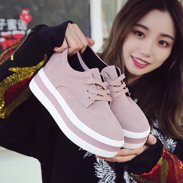 Κομψά γυναικεία αθλητικά παπούτσια σε μαύρο, γκρι και ροζ χρώμα