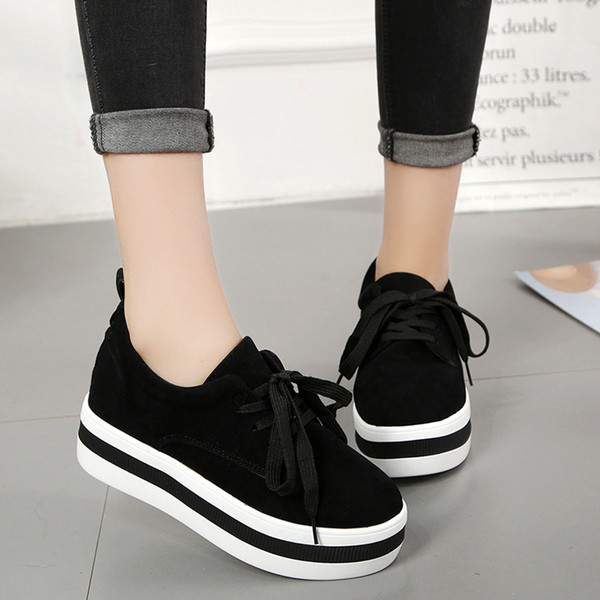 Κομψά γυναικεία παπούτσια σε πλατφόρμα σε γκρι, μαύρο και πράσινο χρώμα