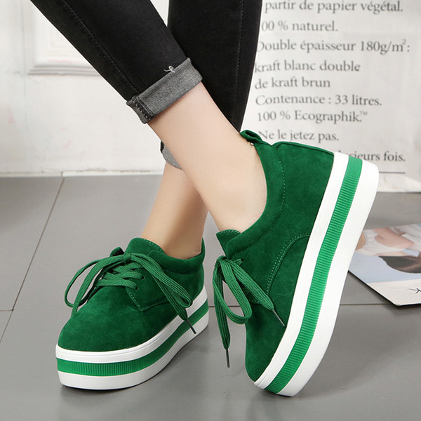 Κομψά γυναικεία παπούτσια σε πλατφόρμα σε γκρι, μαύρο και πράσινο χρώμα