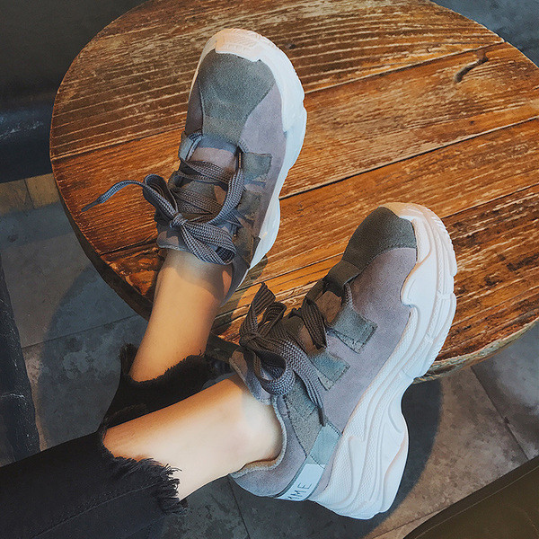 Αθλητικά casual γυναικεία παπούτσια σε μαύρο και γκρι χρώμα