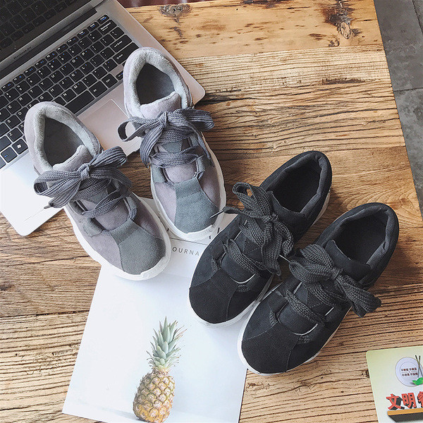 Αθλητικά casual γυναικεία παπούτσια σε μαύρο και γκρι χρώμα