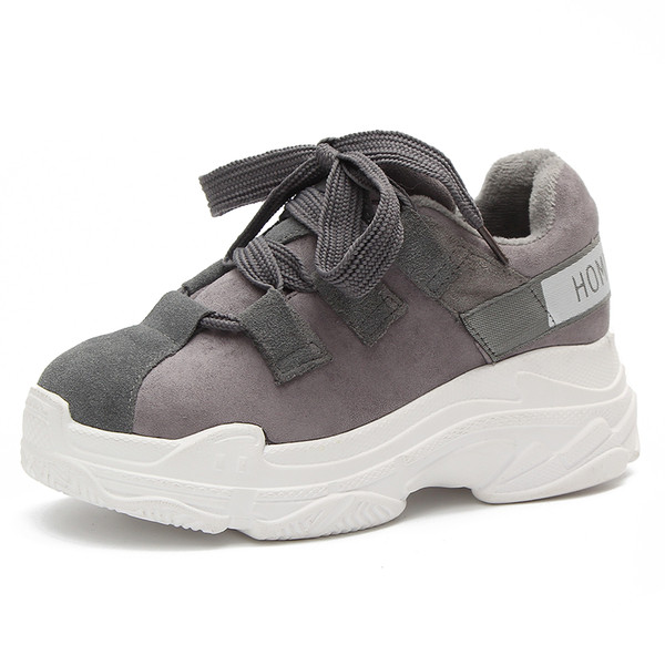 Αθλητικά casual γυναικεία παπούτσια σε μαύρο και γκρι χρώμα