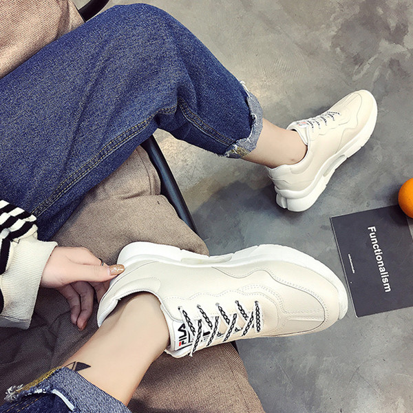 Κομψά και άνετα γυναικεία αθλητικά παπούτσια