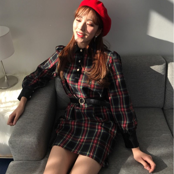 Μοντέρνο γυναικείο φόρεμα σε δύο χρώματα