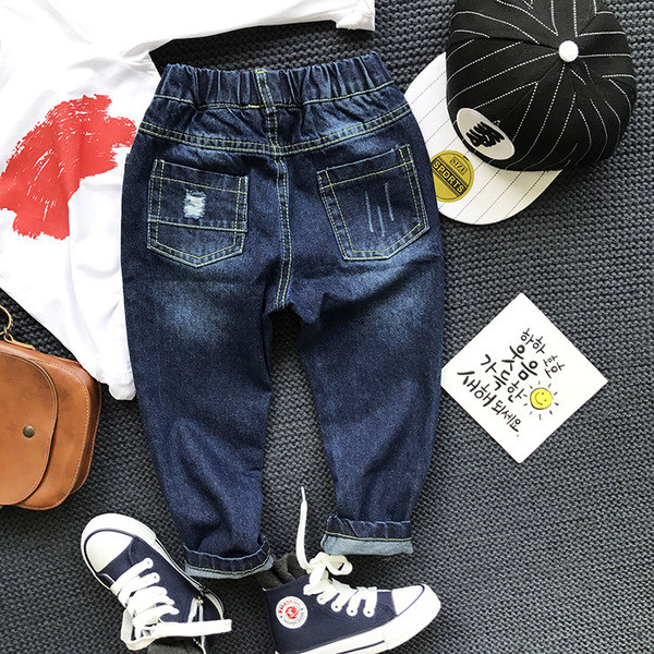 Αθλητικά-κομψά παιδικά τζιν για αγόρια με σκίσματα