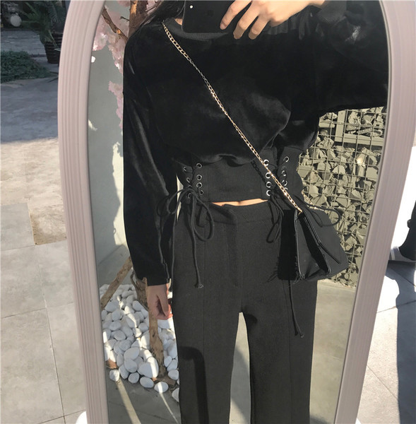 Σύγχρονη γυναικεία μπλούζα σε ελαφρό στυλ με κορσέδες σε δύο χρώματα