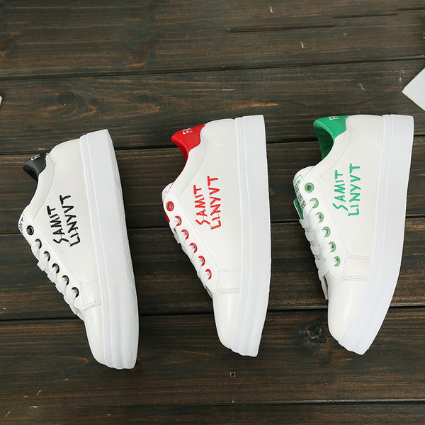 Ежедневни дамски кецове с надпис в три цвята