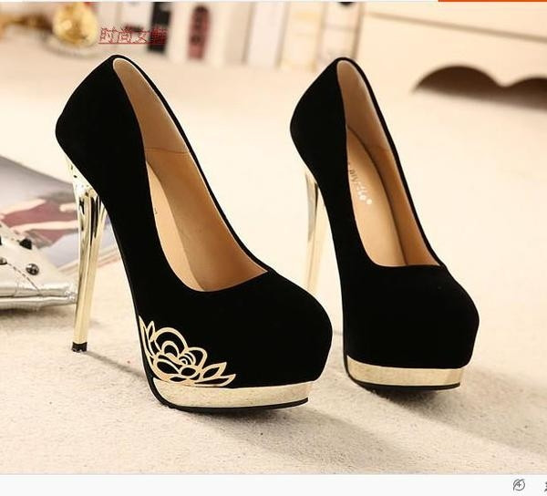 Pantofi eleganti de dama cu tocuri inalte si subtiri in negru si rosu