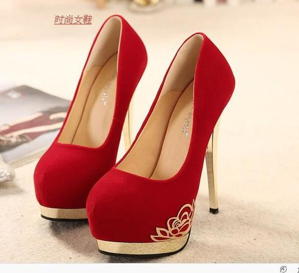 Pantofi eleganti de dama cu tocuri inalte si subtiri in negru si rosu