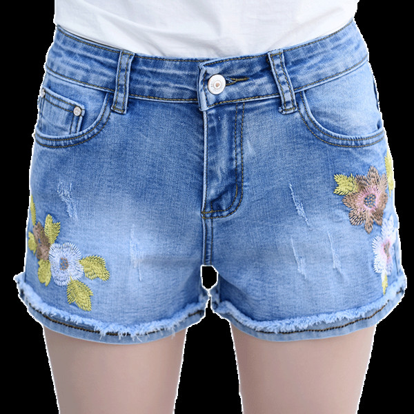 Γυναικεία τζιν μικρού μήκους με διαφορετικά χρωματικά κεντήματα