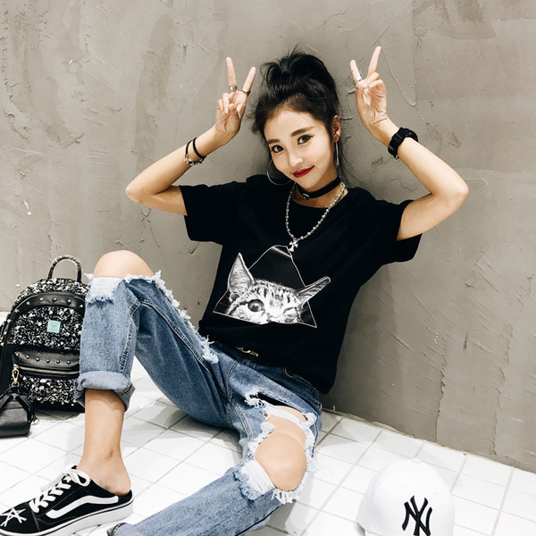 Καθημερινή γυναικεία μπλούζα σε λευκό και μαύρο χρώμα