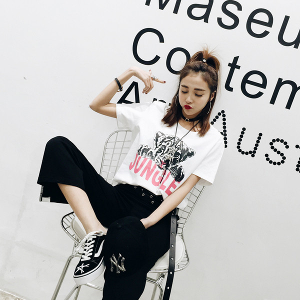 Γυναικεία αθλητικά μπλουζάκια κατάλληλα για τη καθημερινή ζωή σε λευκό και μαύρο χρώμα