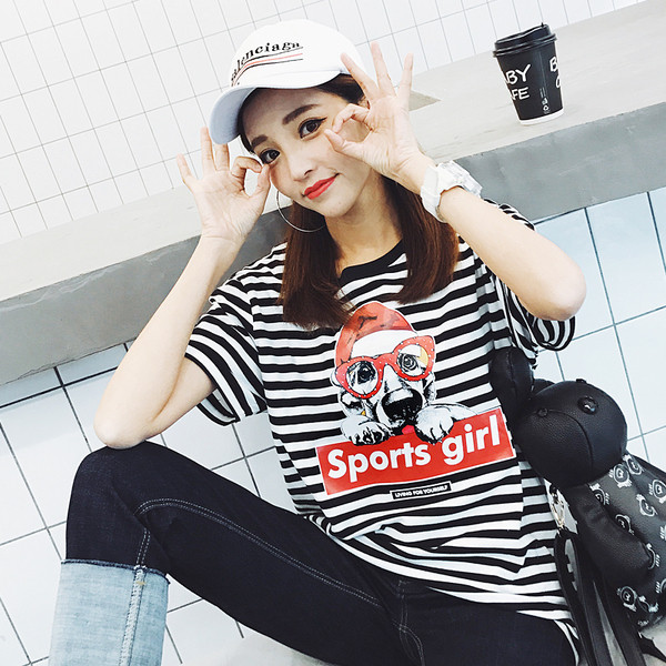 Ριγέ καθημερινή γυναικείο T-shirt με εφαρμογή και επιγραφή