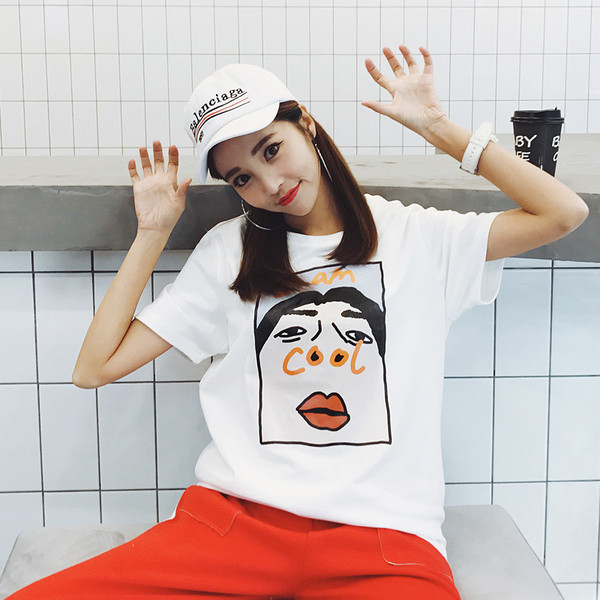 Καθημερινή γυναικεία μπλούζα με εκτύπωση και λευκή γραφή