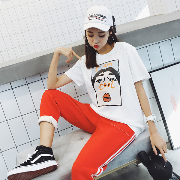 Καθημερινή γυναικεία μπλούζα με εκτύπωση και λευκή γραφή