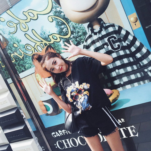 Γυναικεία μπλούζα με πολύχρωμη εφαρμογή, κατάλληλη γιατη  καθημερινή ζωή σε μαύρο χρώμα