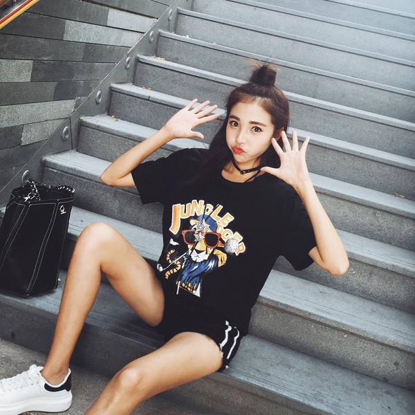 Γυναικεία μπλούζα με πολύχρωμη εφαρμογή, κατάλληλη γιατη  καθημερινή ζωή σε μαύρο χρώμα