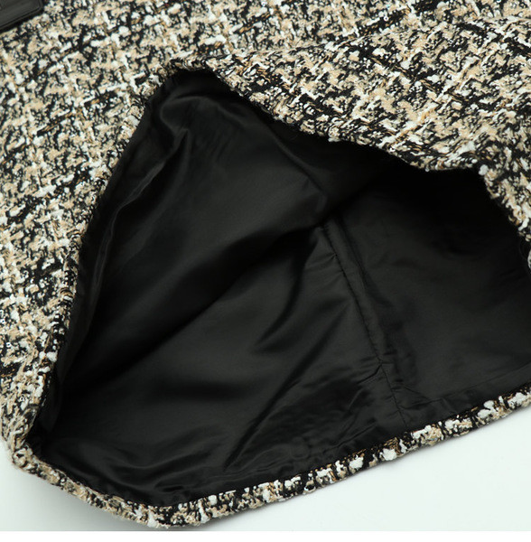 Σύγχρονη γυναικέια κοντή φούστα σε δύο χρώματα