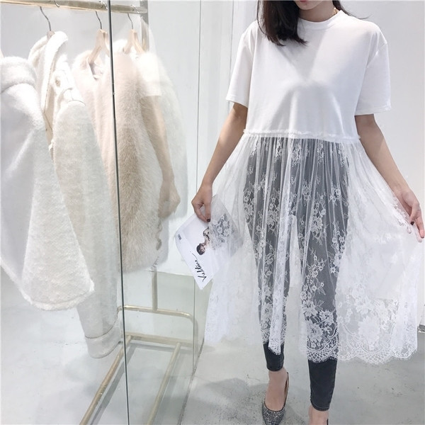 Κομψό μοντέρνο γυναικείο μπλουζοφόρεμα με δαντέλα σε άσπρο, μαύρο και γκρι χρώμα