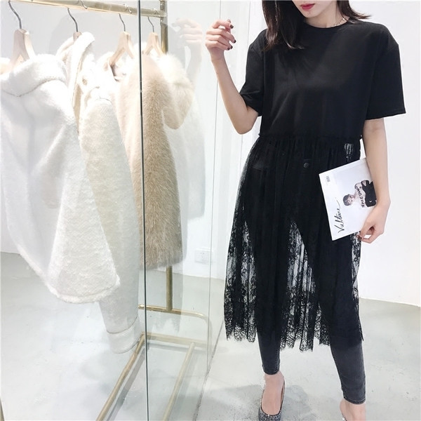 Κομψό μοντέρνο γυναικείο μπλουζοφόρεμα με δαντέλα σε άσπρο, μαύρο και γκρι χρώμα