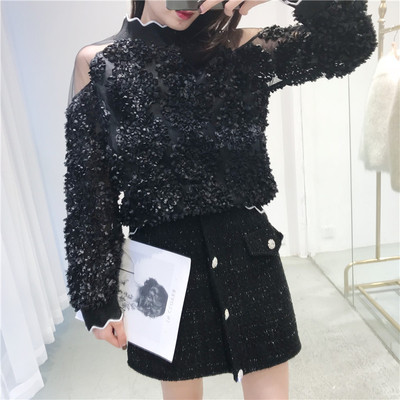 Bluza eleganta de dama cu umeri transparente si motive florale in trei culori