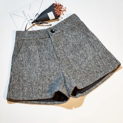 Pantaloni scurti de dama toamna-primavara in trei culori