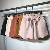 Pantaloni scurti eleganti de dama cu talie inalta si curea cu panglica in mai multe culori