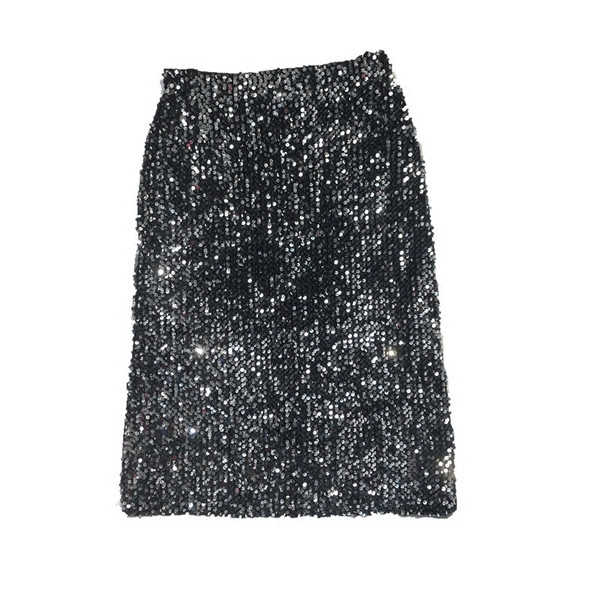 Γυναικεία μακρύ  φούστα με διακοσμητικά πούλιες σε μαύρο χρώμα