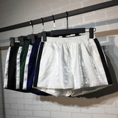 Pantaloni scurți sport și casual de damă cu margini colorate în două culori