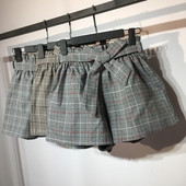 Pantaloni scurti eleganti de dama in carouri cu curea si panglica in trei culori