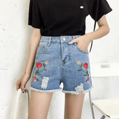Pantaloni scurti moderni de dama cu talie inalta si broderii florale