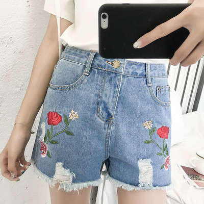 Pantaloni scurti moderni de dama cu talie inalta si broderii florale